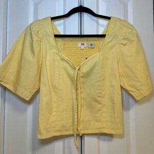NWT Levi’s - Lace Up Crop Top Short Sleeve in Size S 100% Cotton